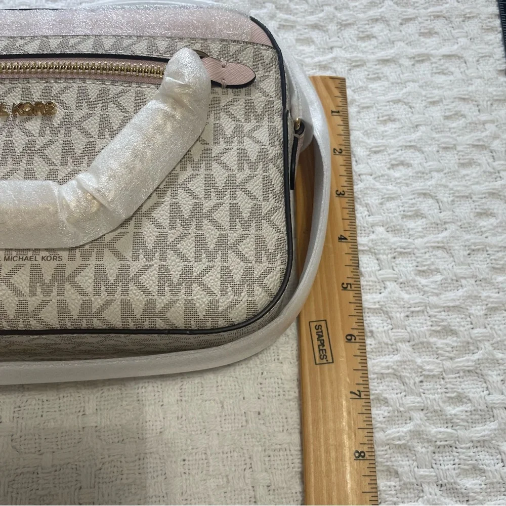 Michael Kors Pink and Cream Jet Set Crossbody Bag- NWT‎ ••